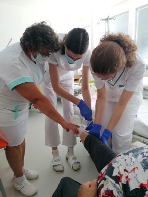 Budúci lekári získavajú v Nemocnici AGEL Košice- Šaca praktické skúsenosti
