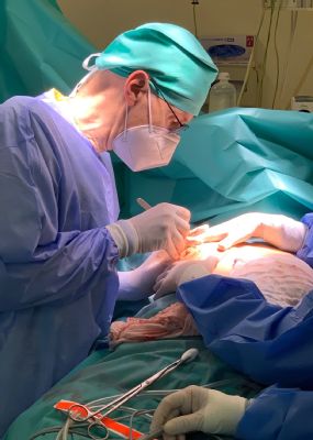 Rekonštrukcia prsníka po chirurgickej liečbe: Špecialisti z Nemocnice AGEL Košice-Šaca prinavracajú sebavedomie ženám z celého Slovenska