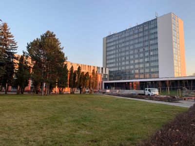 Situácia v Nemocnici AGEL Košice-Šaca je naďalej vážna