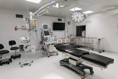 V Železničnej nemocnici AGEL slávnostne otvorili zrekonštruované operačné centrum