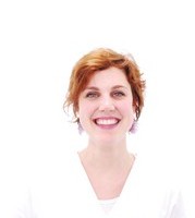 MUDr. Eszter Dvulitová